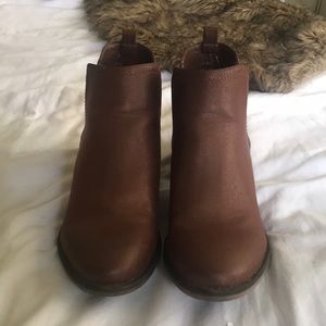 Cognac brown Chelsea style boot Size 9